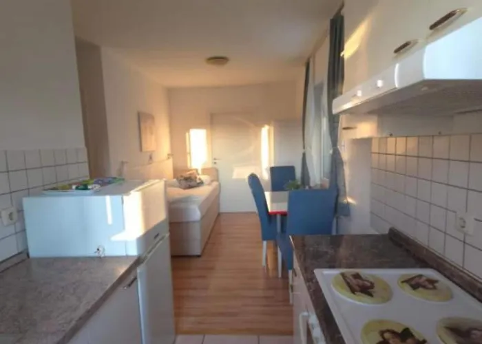 Peaceful With Style - Classsic Two Bedroom 아파트 트로기르