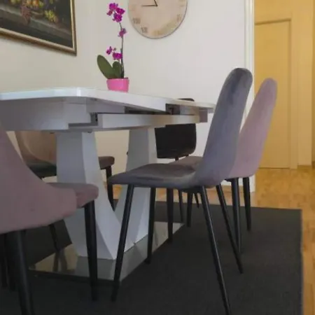 Apartament Peaceful With Style - Classsic Two Bedroom Trogir