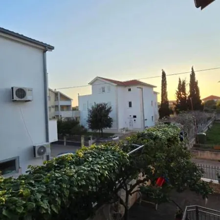 Apartament Peaceful With Style - Classsic Two Bedroom *