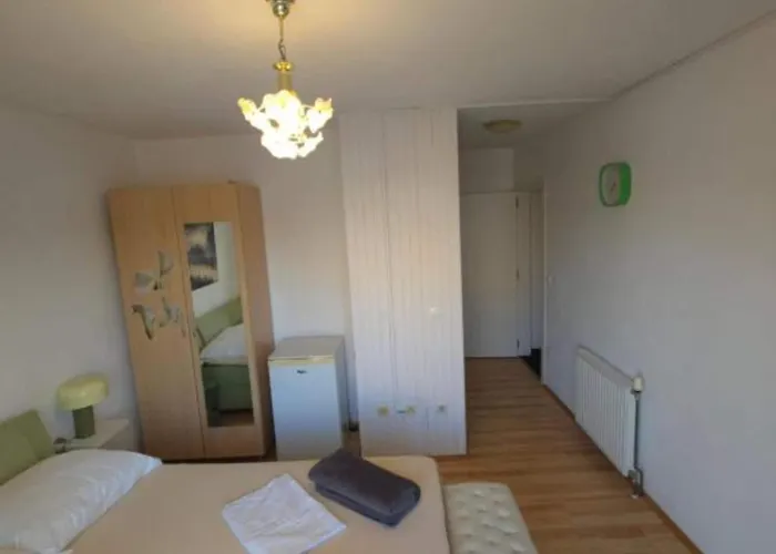 Apartment Peaceful With Style - Classsic Two Bedroom Trogir